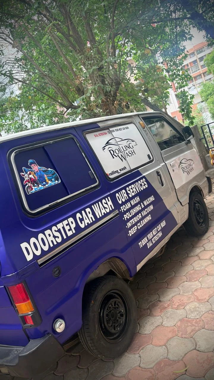 Rolling Wash doorstep car wash service van